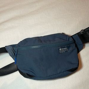 Lululemon Clean Lines Belt Bag 2L